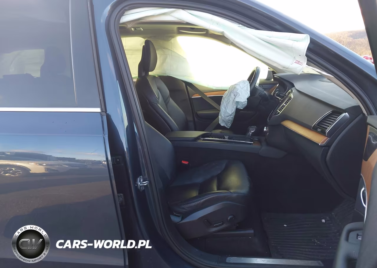 2021 Volvo Xc90 T6 Momentum 7 Passenger VIN:YV4A22PK7M1767004 - 5