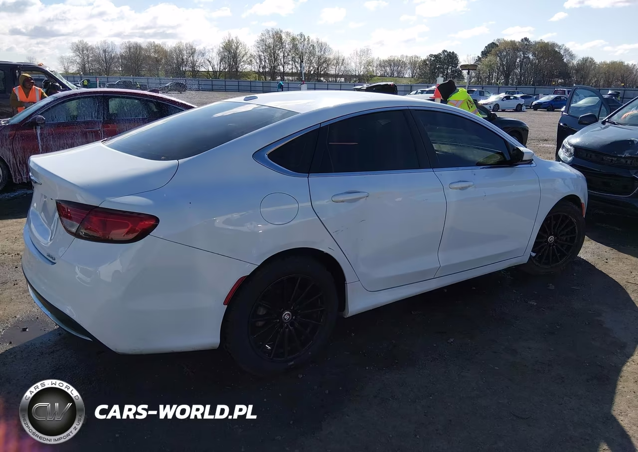 2015 Chrysler 200 Limited VIN:1C3CCCAB4FN714817 - 4