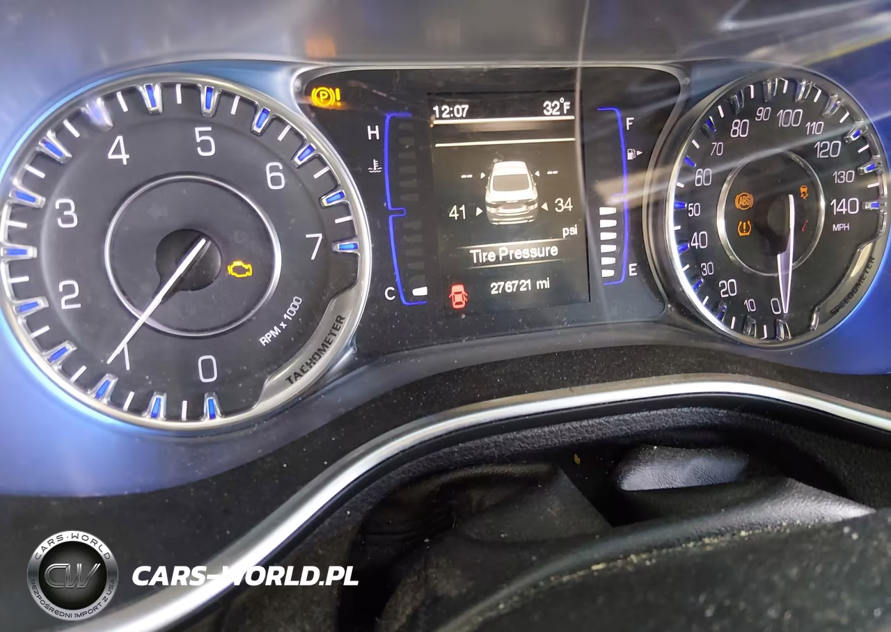 2015 Chrysler 200 Limited VIN:1C3CCCAB4FN714817 - 7