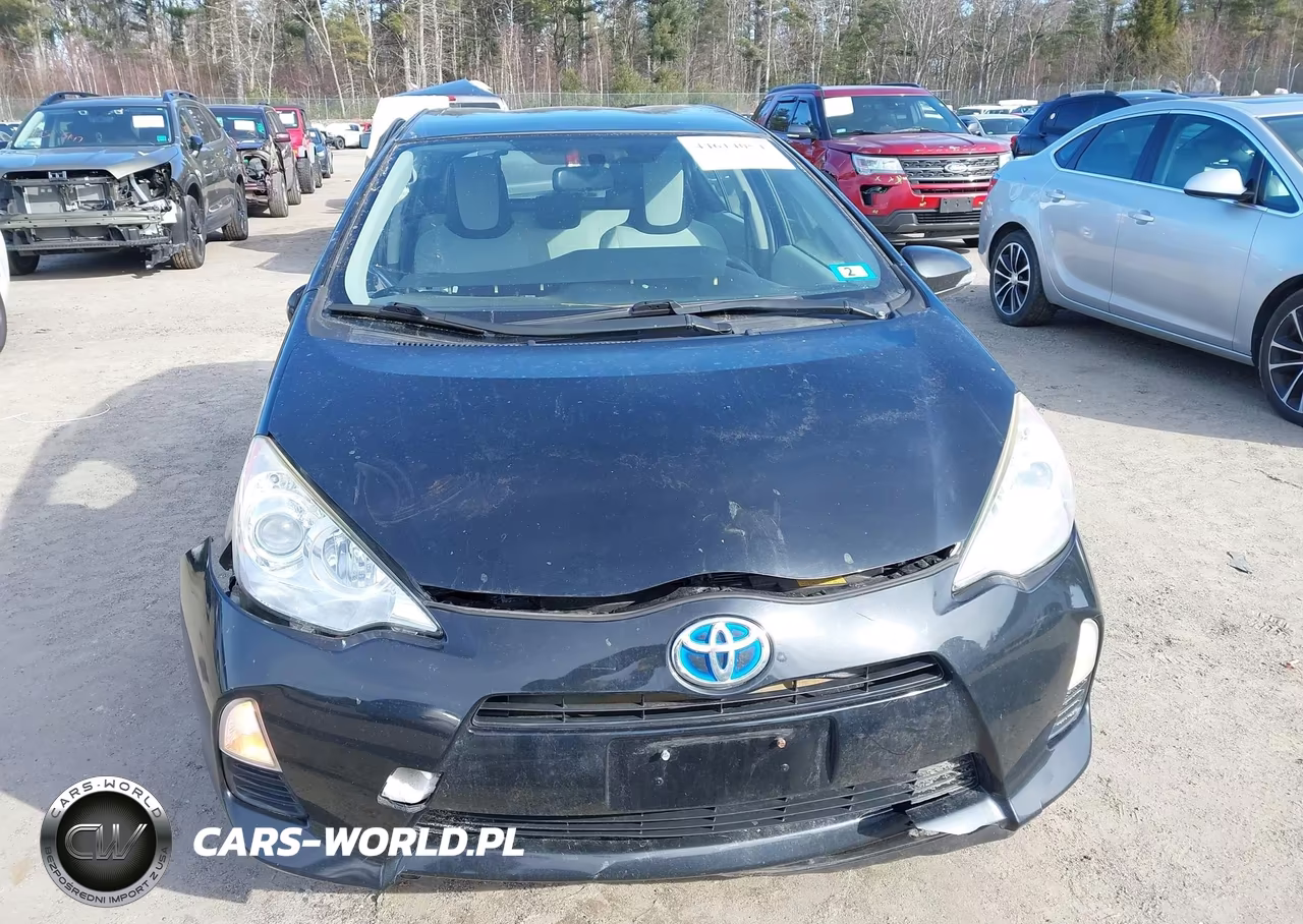 2014 Toyota Prius C One VIN:JTDKDTB35E1074120 - 13