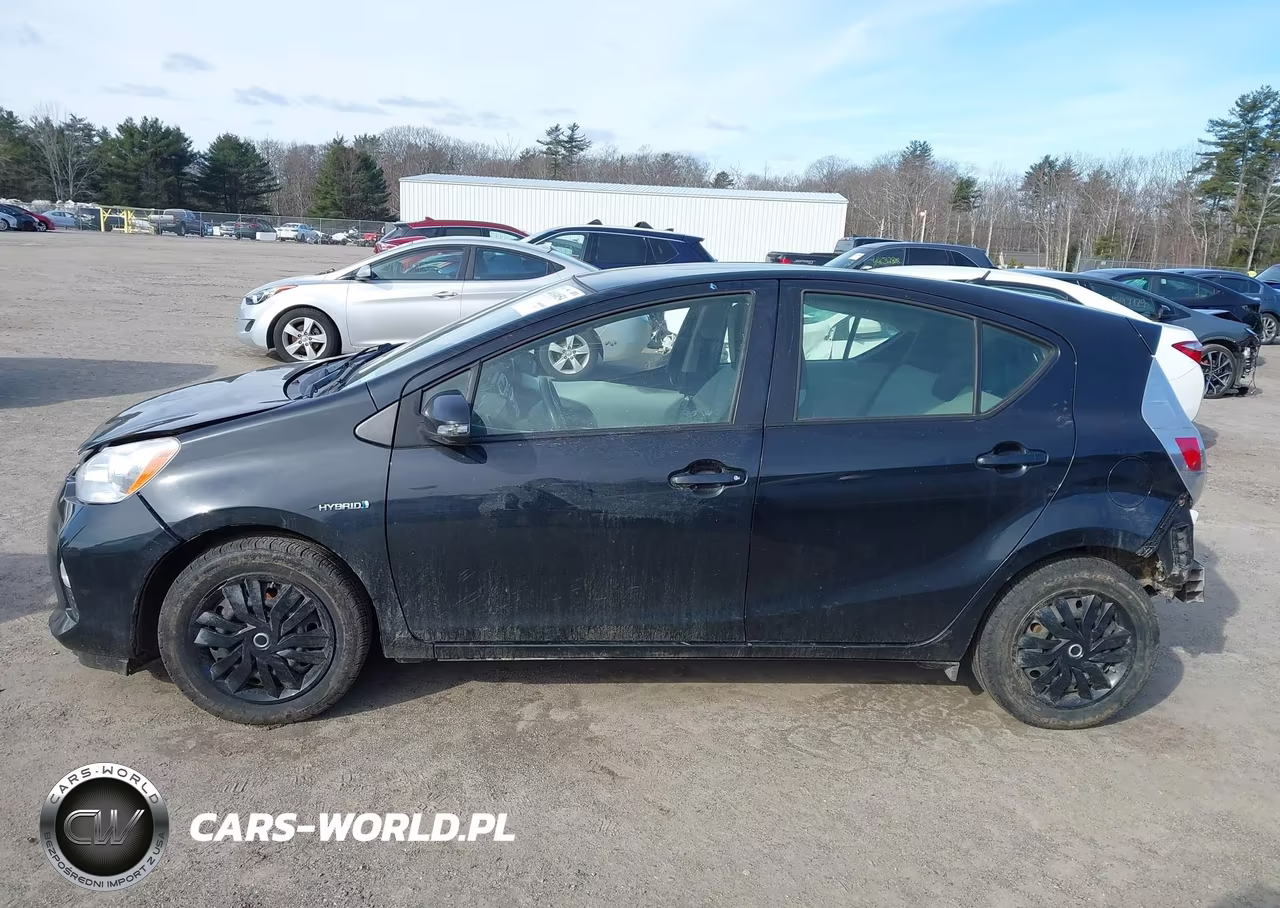 2014 Toyota Prius C One VIN:JTDKDTB35E1074120 - 15