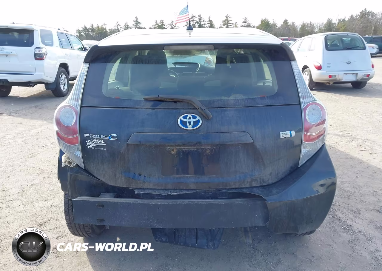 2014 Toyota Prius C One VIN:JTDKDTB35E1074120 - 17