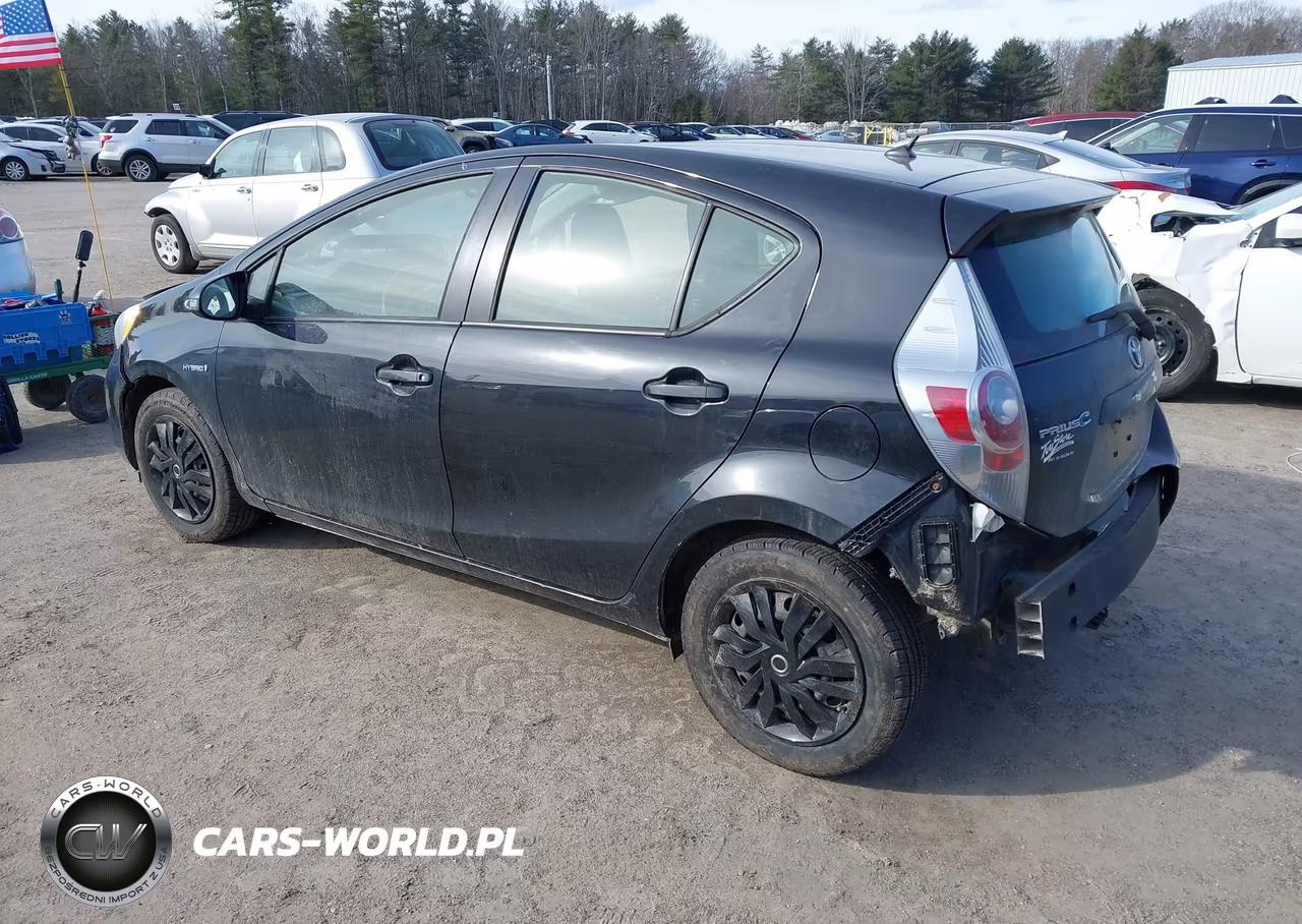 2014 Toyota Prius C One VIN:JTDKDTB35E1074120 - 3
