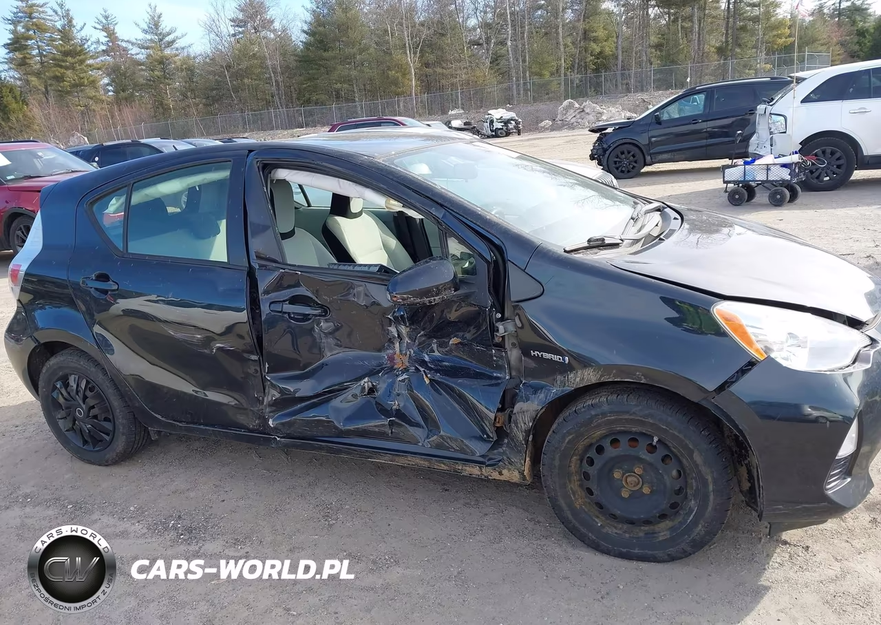 2014 Toyota Prius C One VIN:JTDKDTB35E1074120 - 6