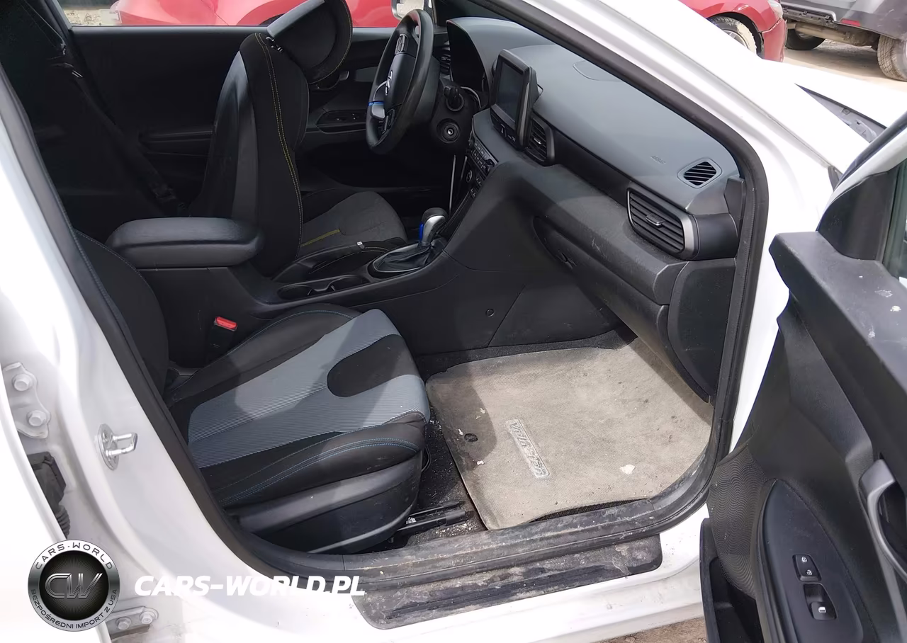 2019 Hyundai Veloster 2.0 VIN:KMHTG6AF9KU016946 - 5