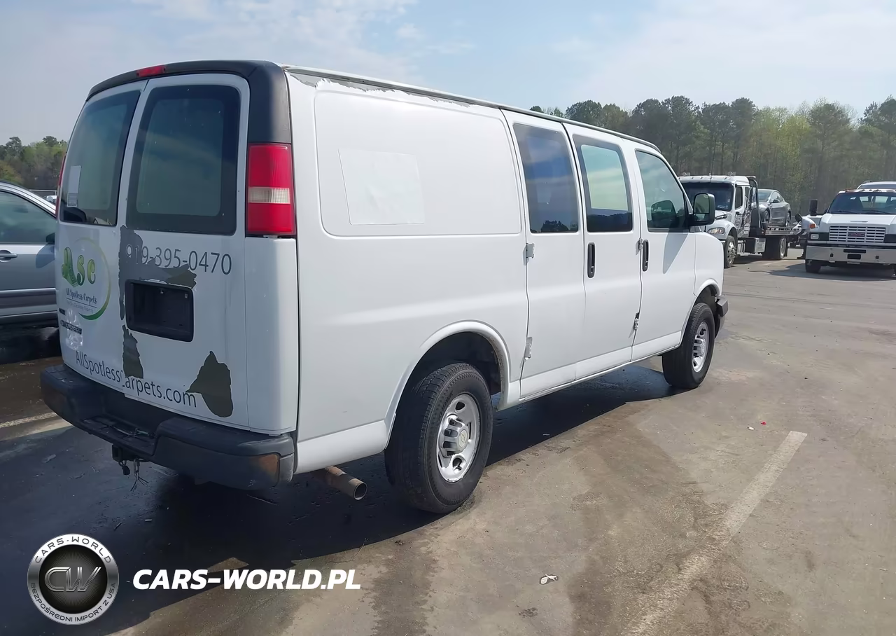2010 Chevrolet Express 2500 Work Van VIN:1GCZGFDA2A1133346 - 4