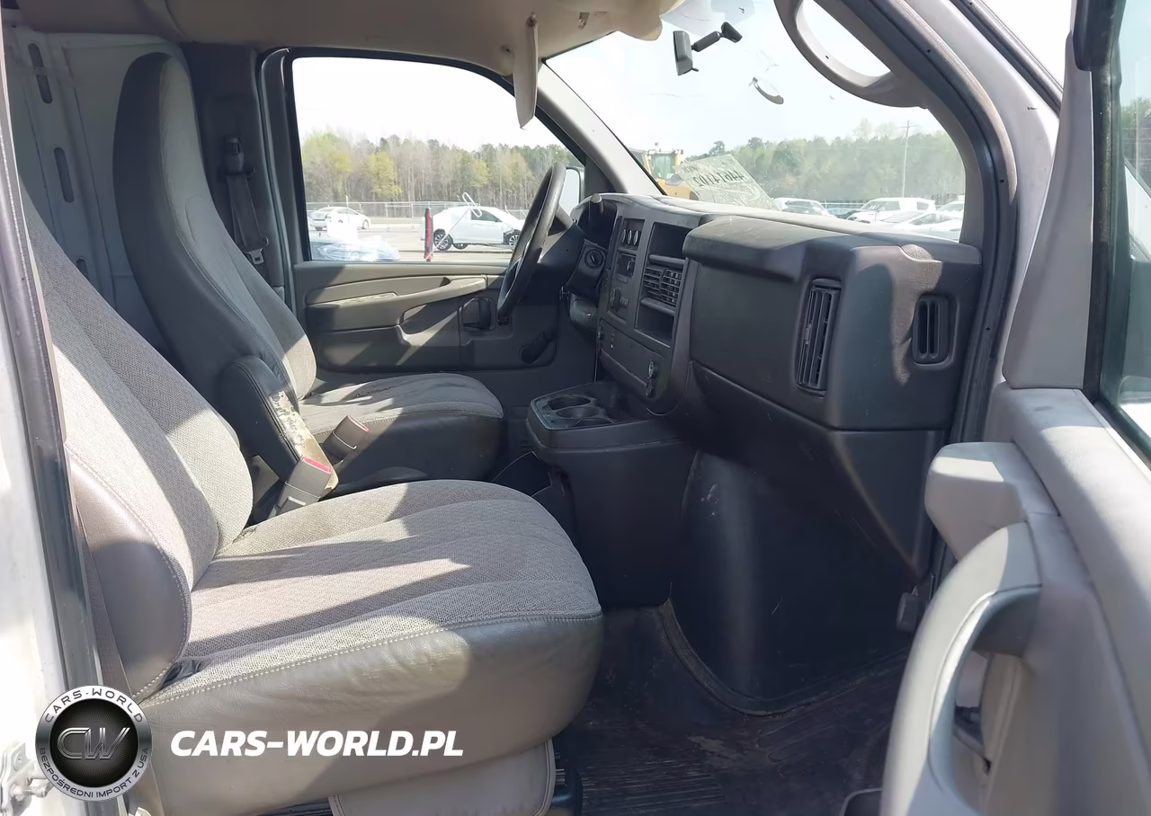 2010 Chevrolet Express 2500 Work Van VIN:1GCZGFDA2A1133346 - 5