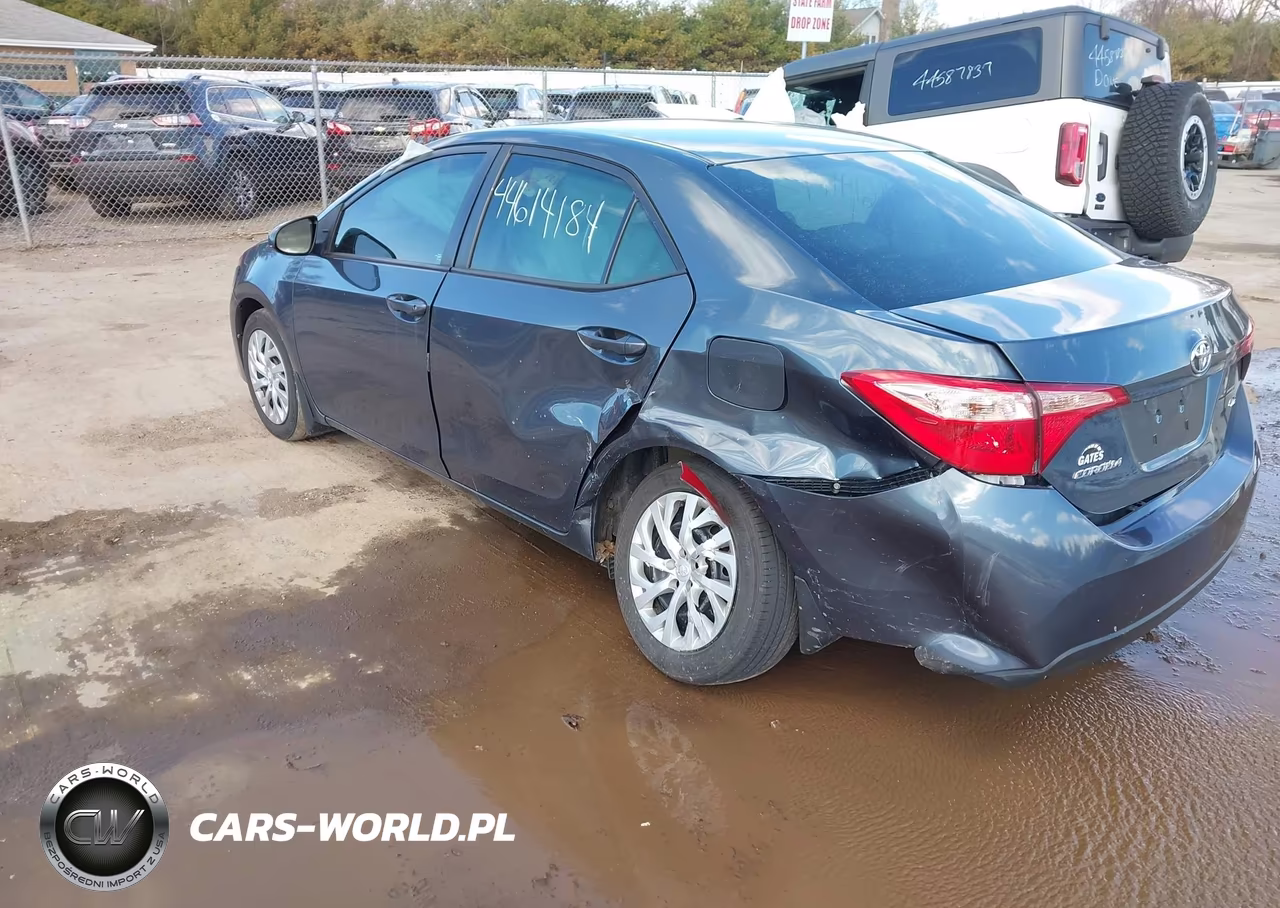 2017 Toyota Corolla Le VIN:2T1BURHE2HC907805 - 3
