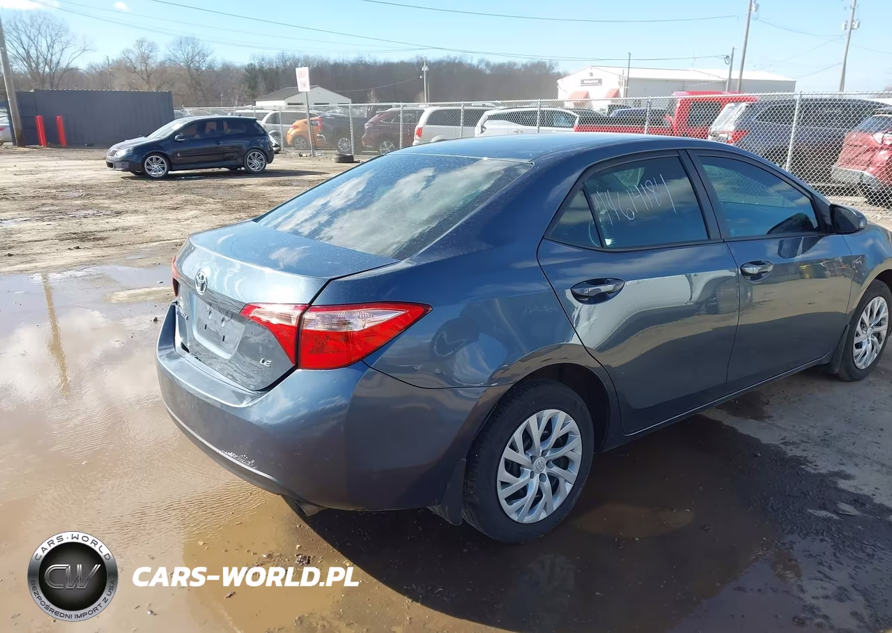 2017 Toyota Corolla Le VIN:2T1BURHE2HC907805 - 4