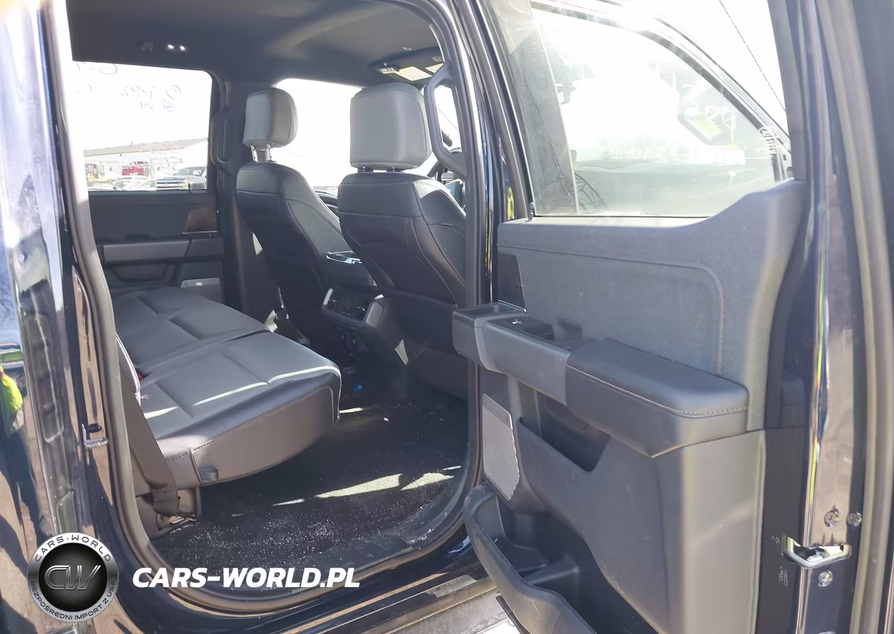2023 Ford F-150 Lightning Lariat VIN:1FTVW1EL2PWG01737 - 8