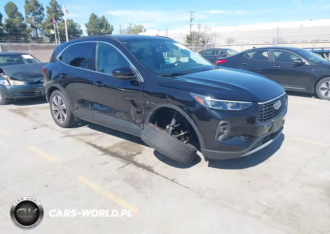 2025 Ford Escape Platinum