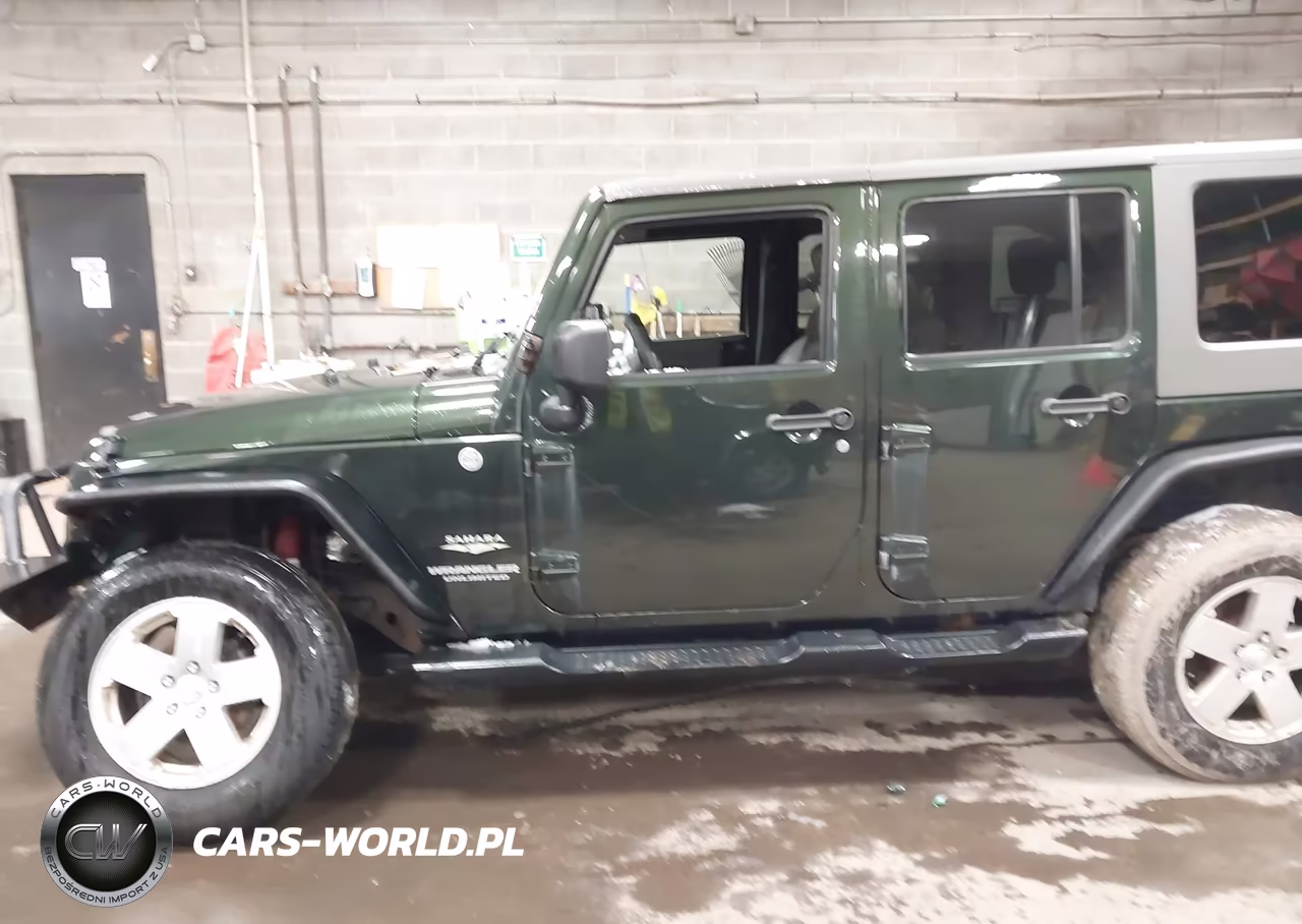 2010 Jeep Wrangler Unlimited Sahara VIN:1J4BA5H15AL225685 - 14