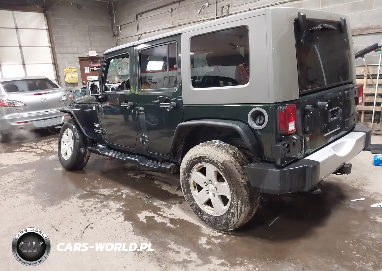 2010 Jeep Wrangler Unlimited Sahara VIN:1J4BA5H15AL225685 - 3