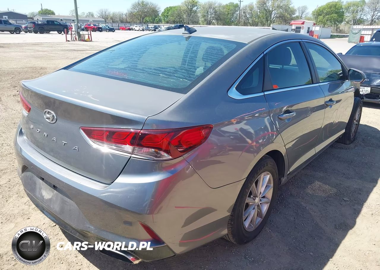 2018 Hyundai Sonata Se VIN:5NPE24AF3JH682063 - 4