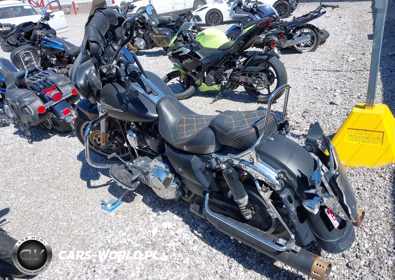 2012 Harley-Davidson Flhx Street Glide VIN:1HD1KBM18CB691718 - 3