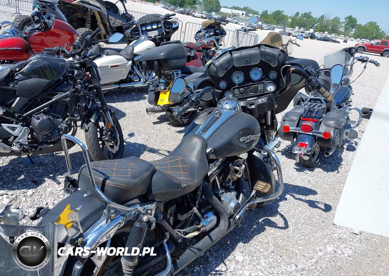 2012 Harley-Davidson Flhx Street Glide VIN:1HD1KBM18CB691718 - 4