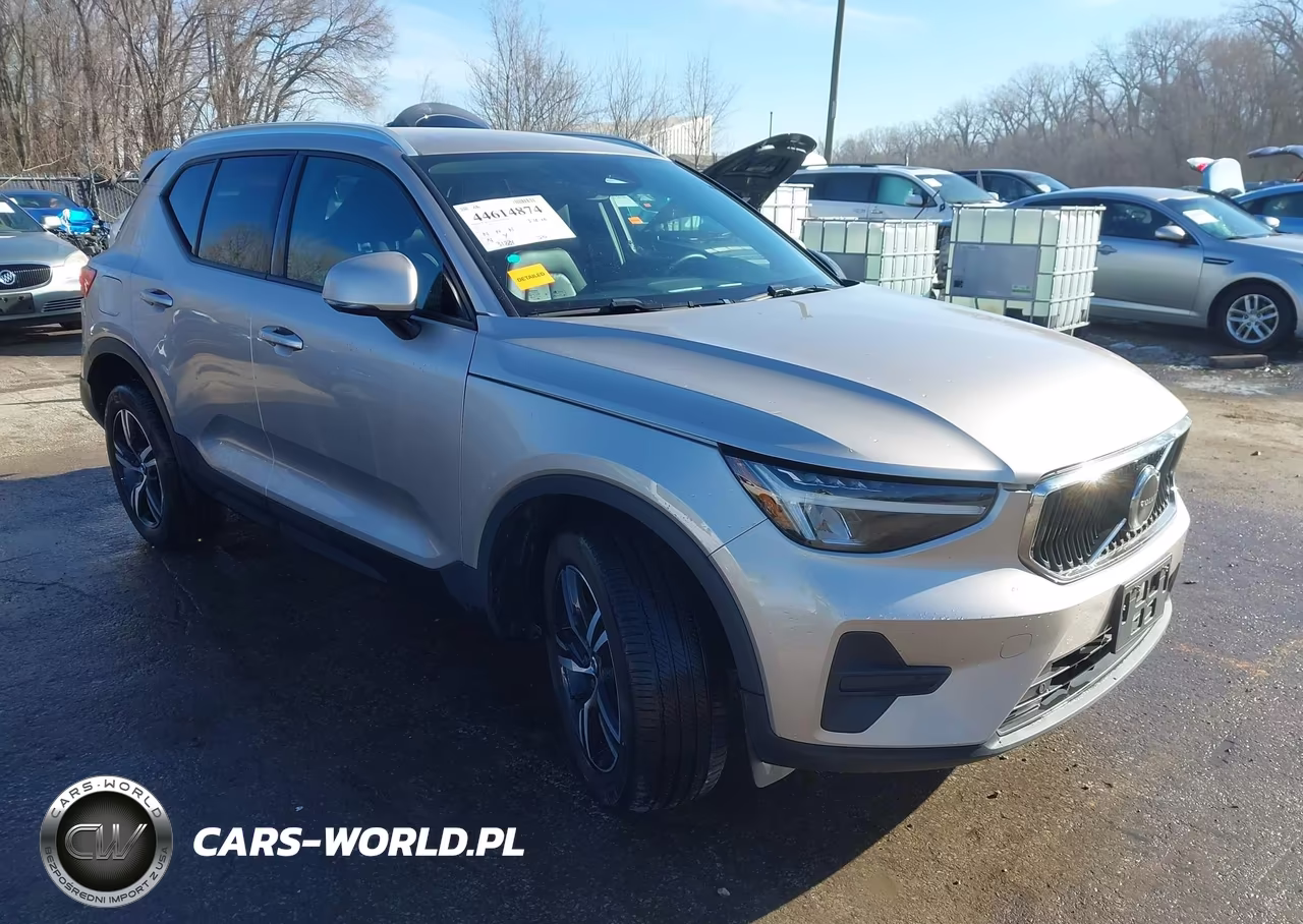 2023 Volvo Xc40 B5 Core