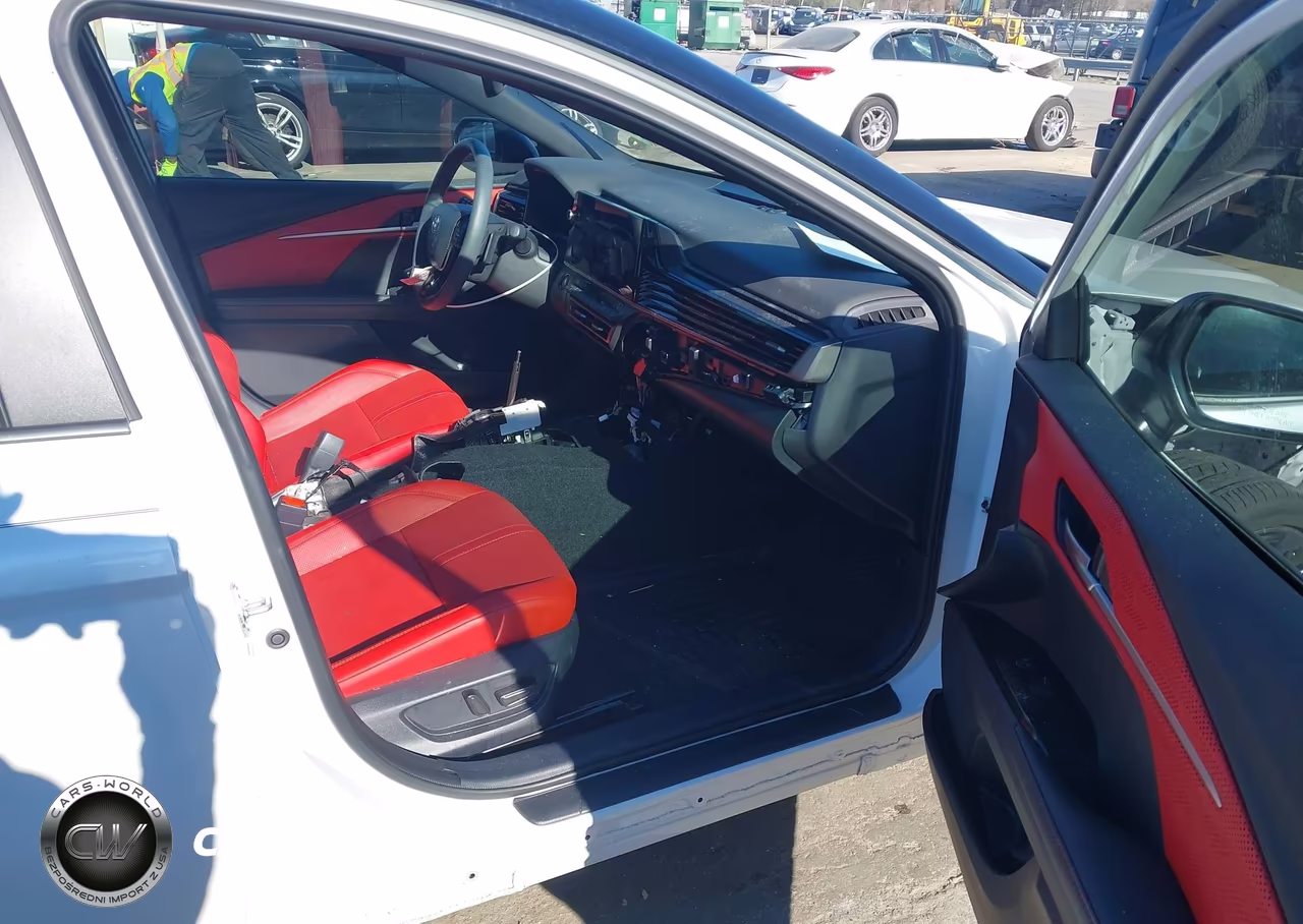2025 Toyota Camry Xse VIN:4T1DAACK6SU173210 - 5