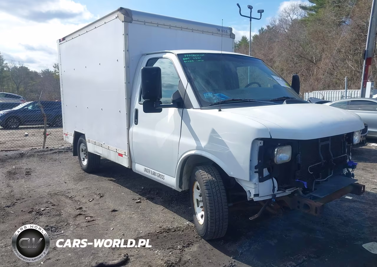 2013 GMC Savana Cutaway 3500