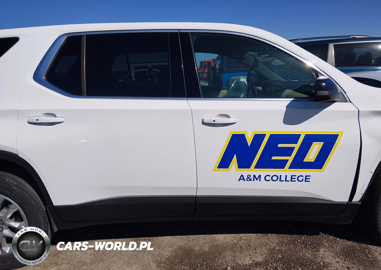 2023 Chevrolet Traverse Fwd Ls VIN:1GNERFKW2PJ158447 - 14
