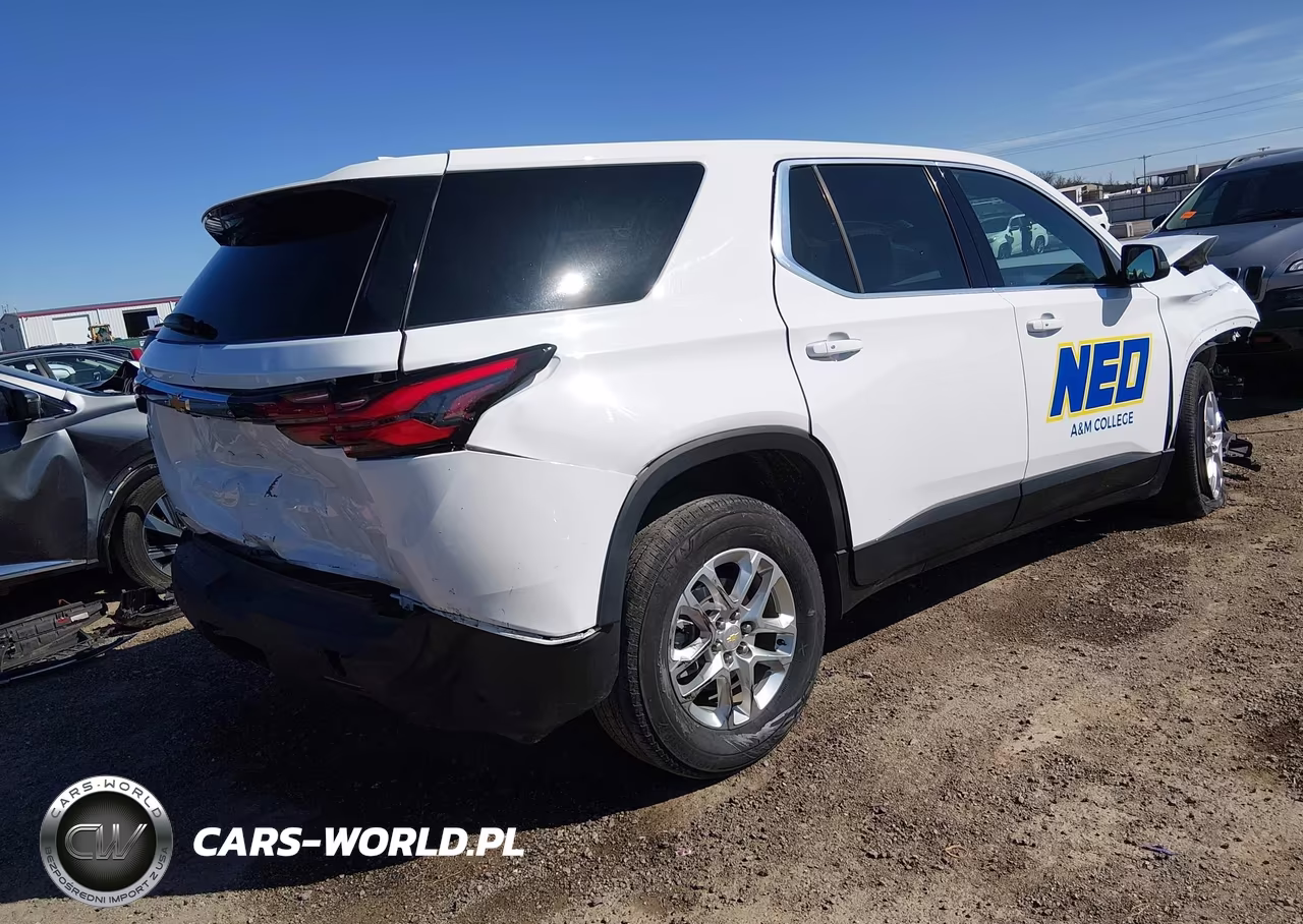 2023 Chevrolet Traverse Fwd Ls VIN:1GNERFKW2PJ158447 - 4