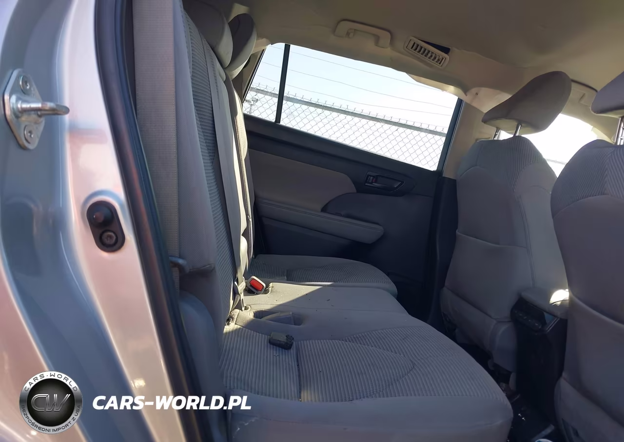2021 Toyota Highlander Le VIN:5TDBZRBH2MS155304 - 8