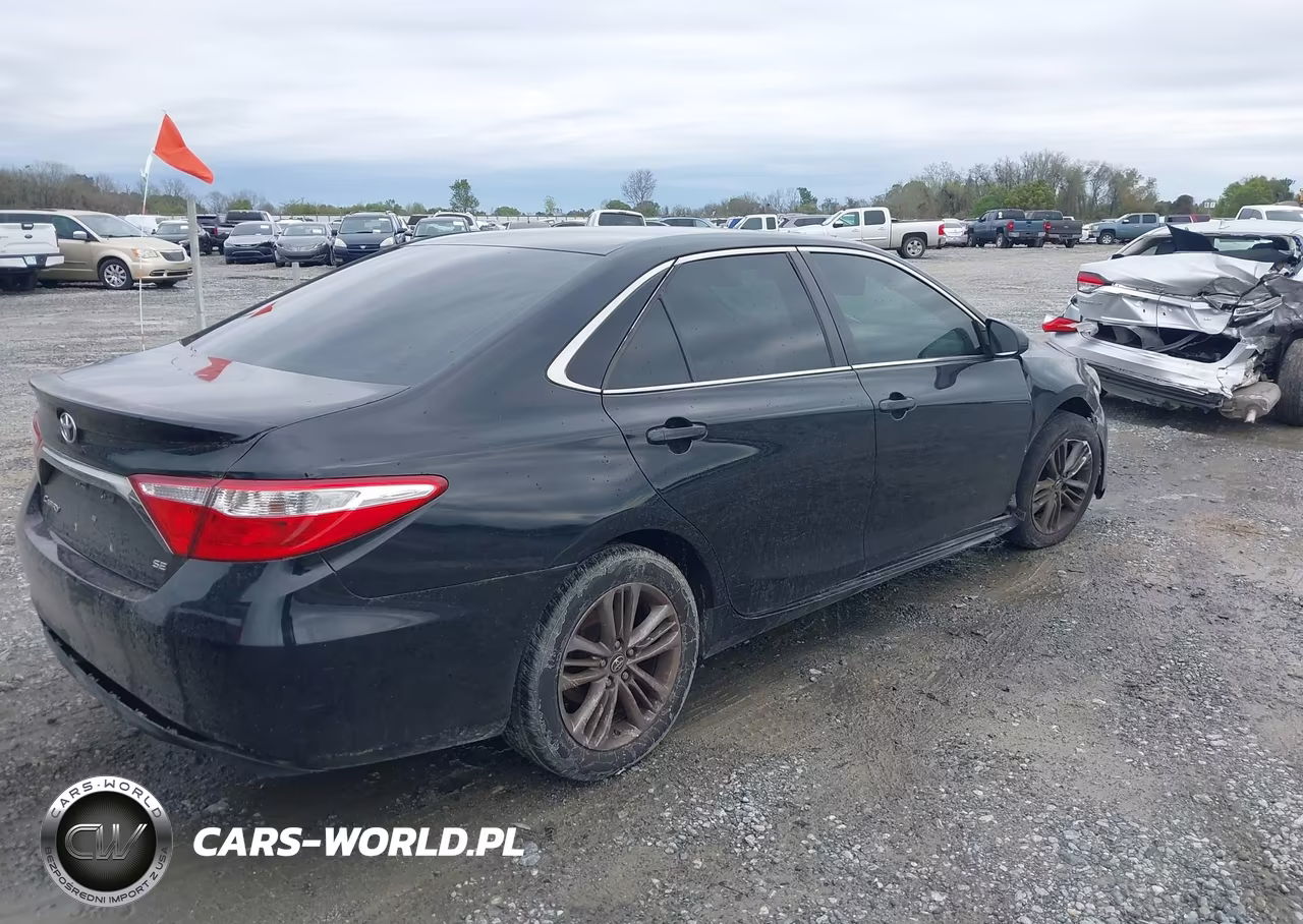 2017 Toyota Camry Se VIN:4T1BF1FK1HU352655 - 4