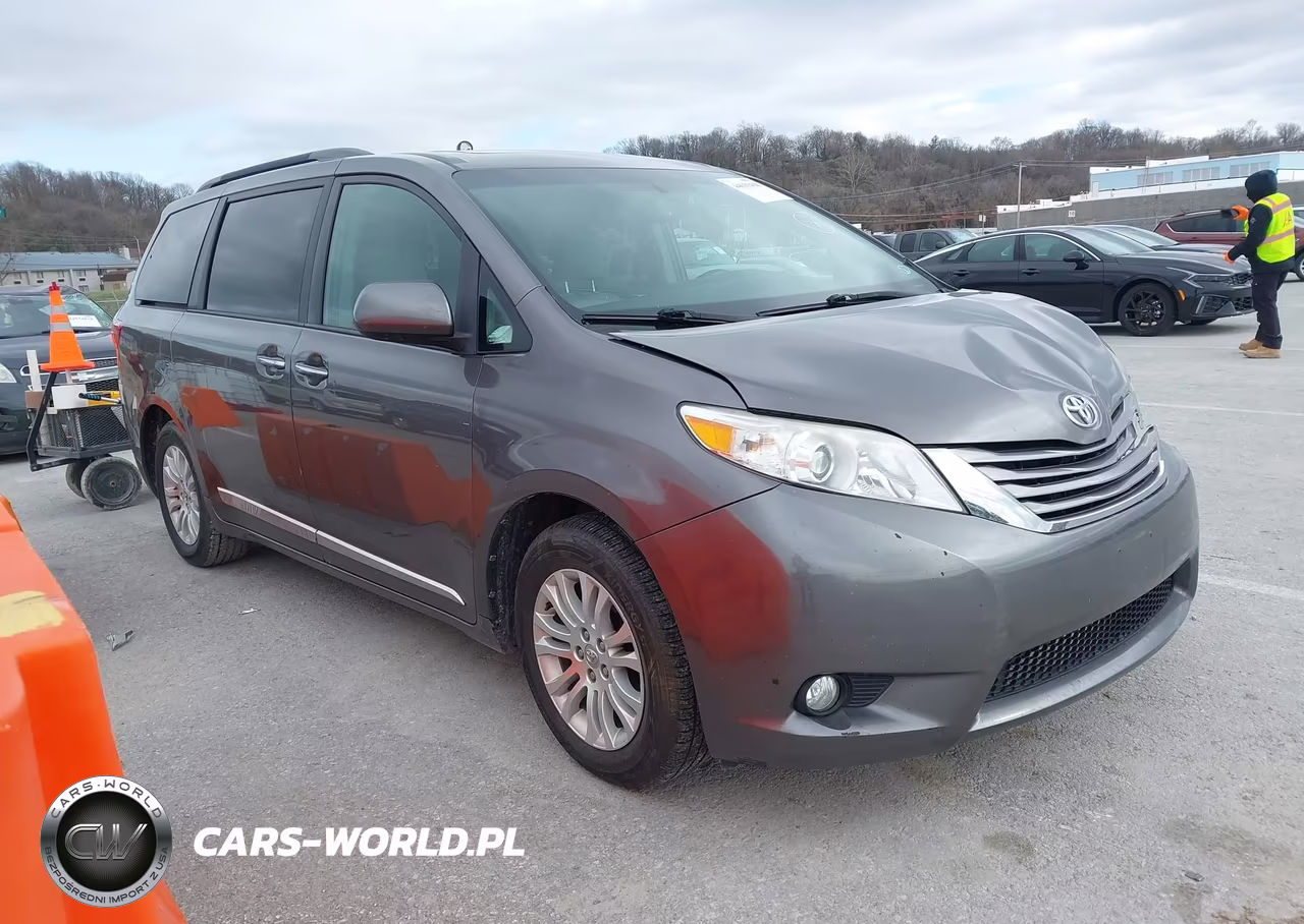 2017 Toyota Sienna Xle Premium 8 Passenger
