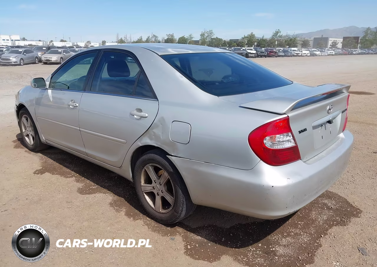 2002 Toyota Camry Se VIN:4T1BE32KX2U070476 - 3
