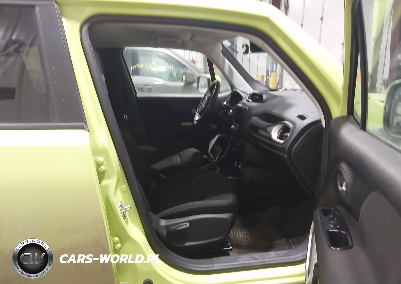 2018 Jeep Renegade Latitude 4X4 VIN:ZACCJBBB5JPH45570 - 5