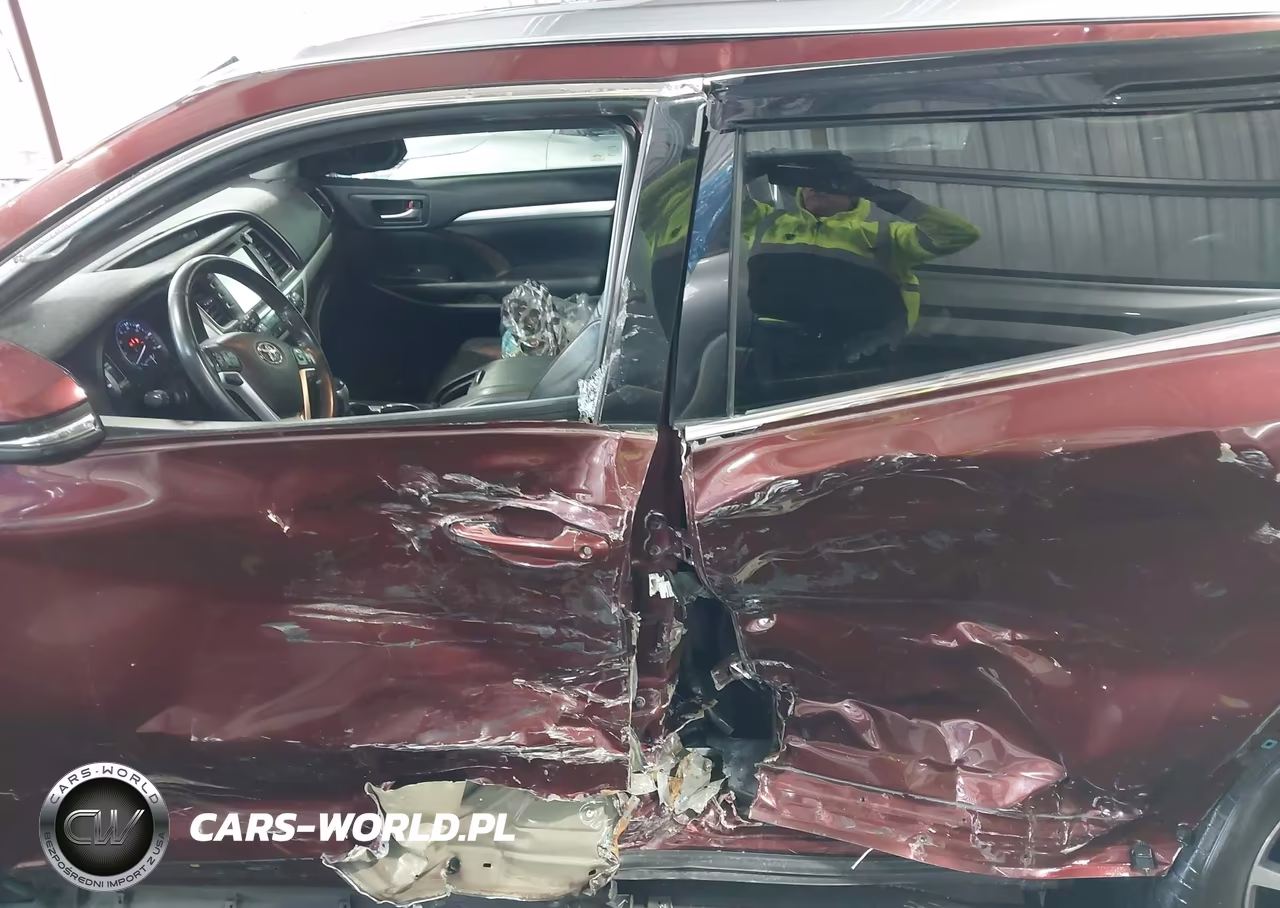 2019 Toyota Highlander Xle VIN:5TDKZRFH9KS332602 - 14