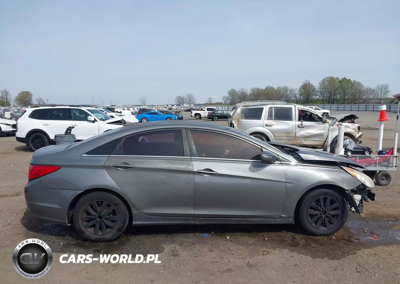 2013 Hyundai Sonata Gls VIN:5NPEB4AC5DH570049 - 13