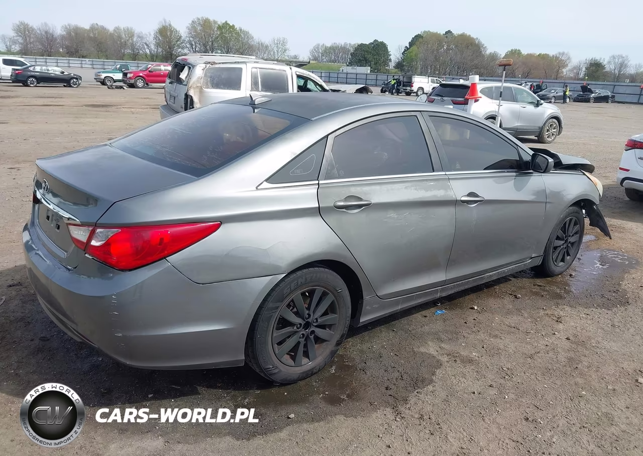 2013 Hyundai Sonata Gls VIN:5NPEB4AC5DH570049 - 4