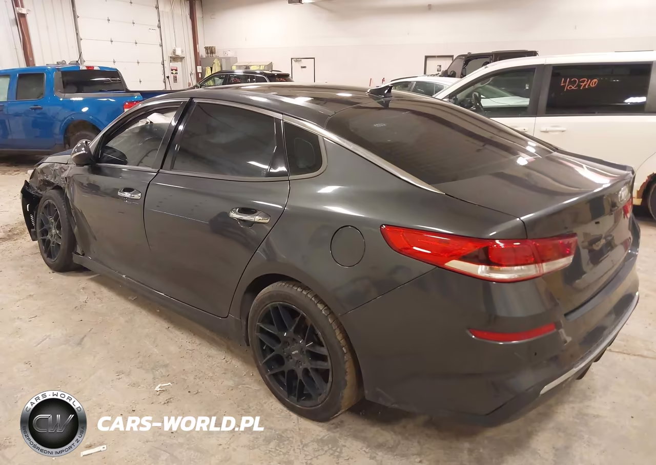 2019 Kia Optima Lx VIN:5XXGT4L31KG300411 - 3
