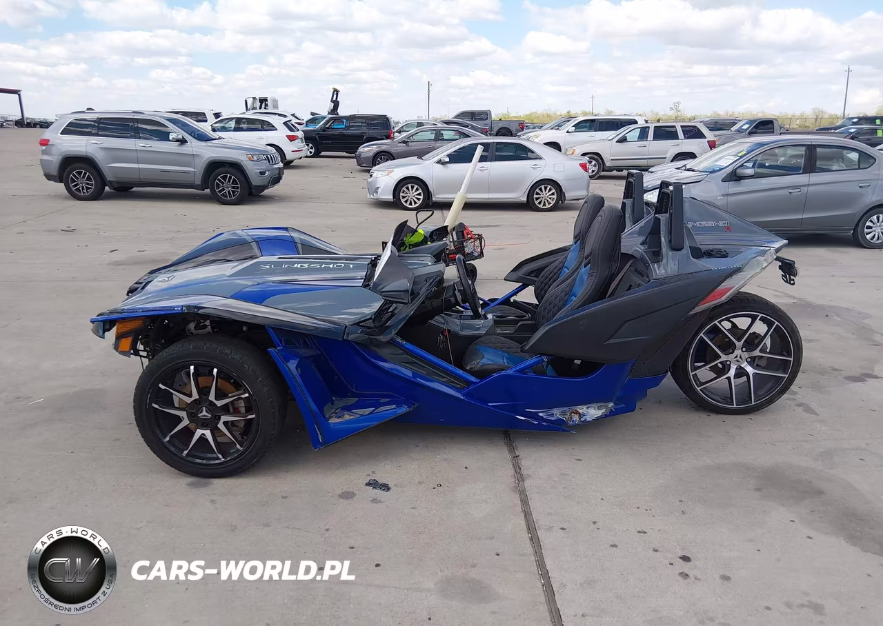 2021 Polaris Slingshot R-Le VIN:57XAARHB8M8147452 - 13