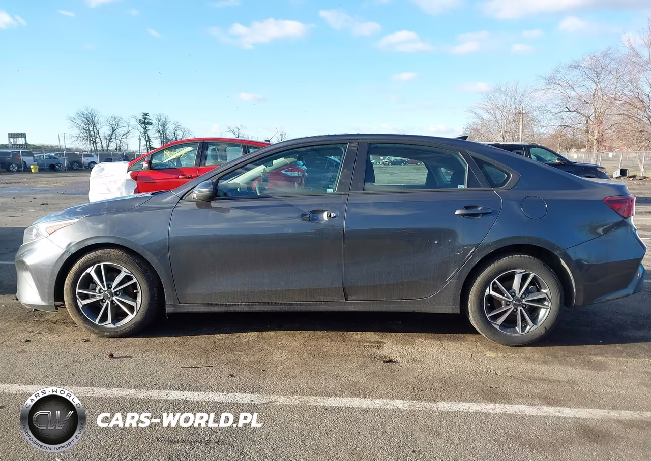 2022 Kia Forte Lxs VIN:3KPF24AD4NE500318 - 14