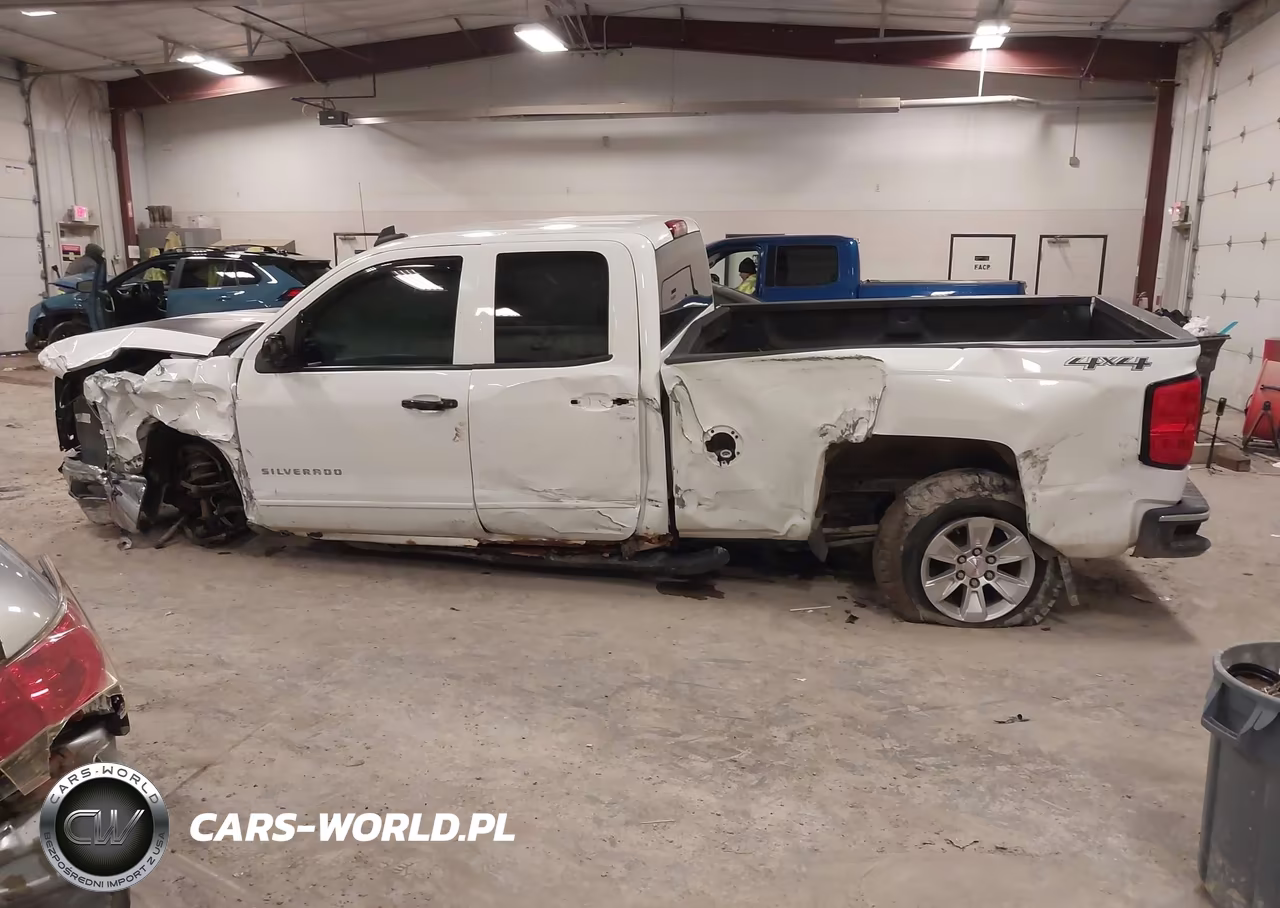 2015 Chevrolet Silverado 1500 1Lt VIN:1GCVKREC4FZ390919 - 14