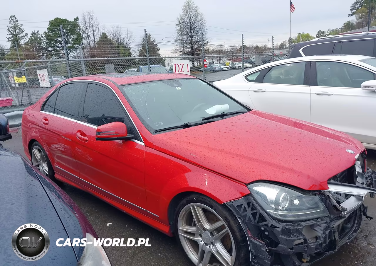 2013 Mercedes-Benz C 250 Sport VIN:WDDGF4HB8DR271938 - 13