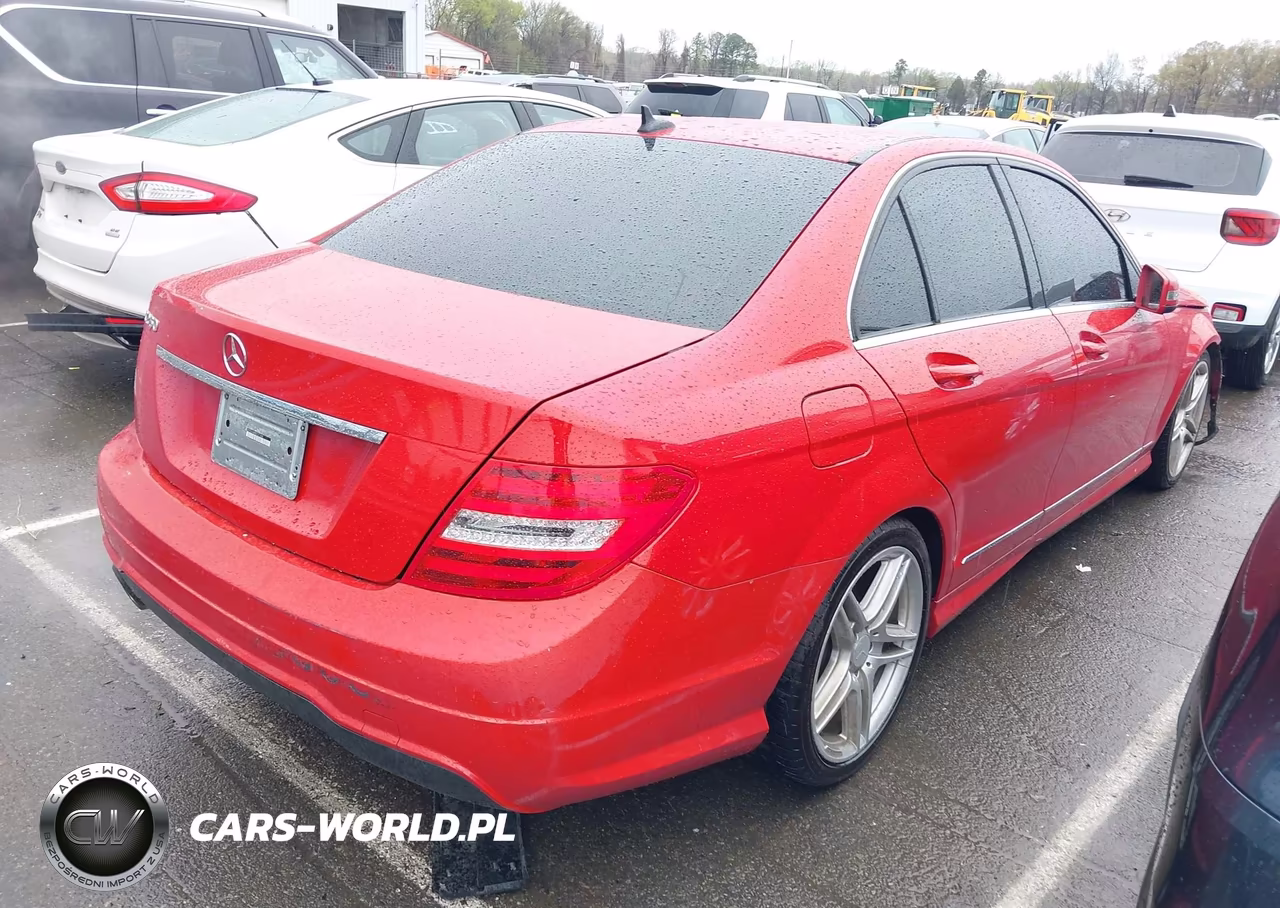 2013 Mercedes-Benz C 250 Sport VIN:WDDGF4HB8DR271938 - 4