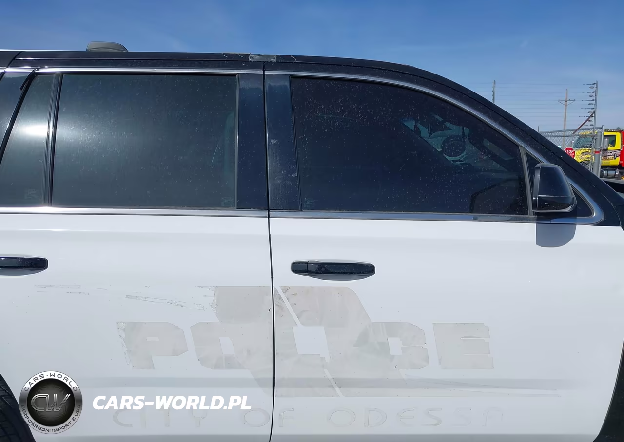 2016 Chevrolet Tahoe Commercial Fleet VIN:1GNLCDECXGR304853 - 14