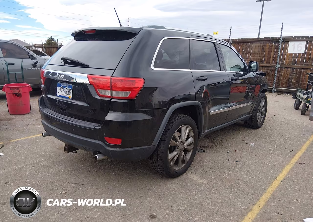 2011 Jeep Grand Cherokee Laredo VIN:1J4RR4GT2BC646155 - 4