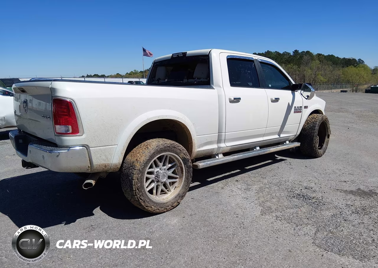 2016 Ram 2500 Laramie VIN:3C6UR5FJ3GG311505 - 4