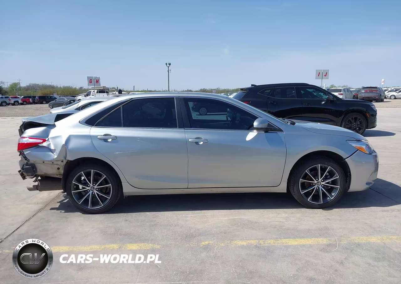 2016 Toyota Camry Xse VIN:4T1BF1FK1GU603320 - 13