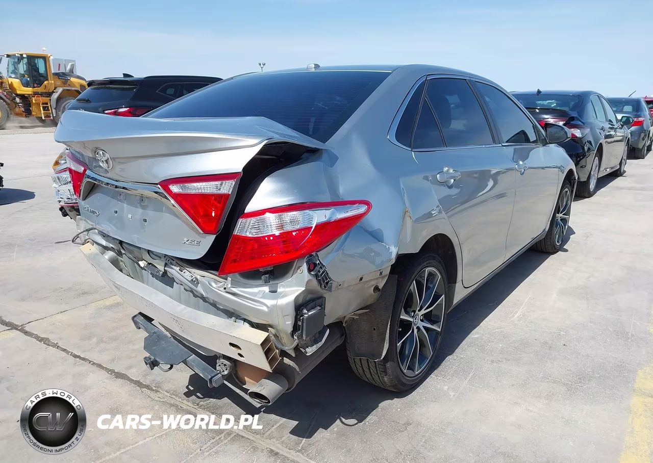 2016 Toyota Camry Xse VIN:4T1BF1FK1GU603320 - 4