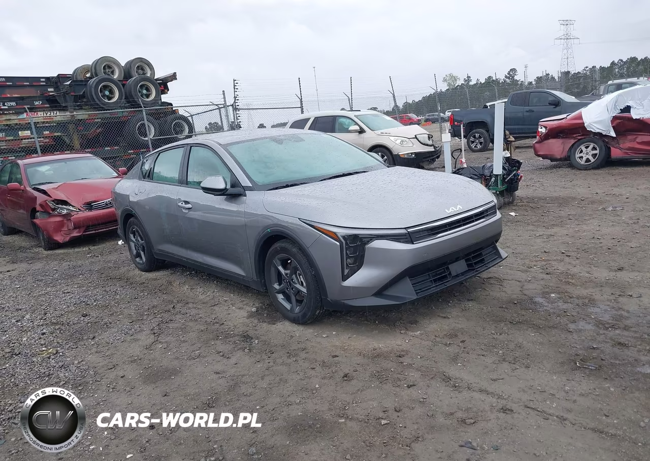 2025 Kia K4 Lxs