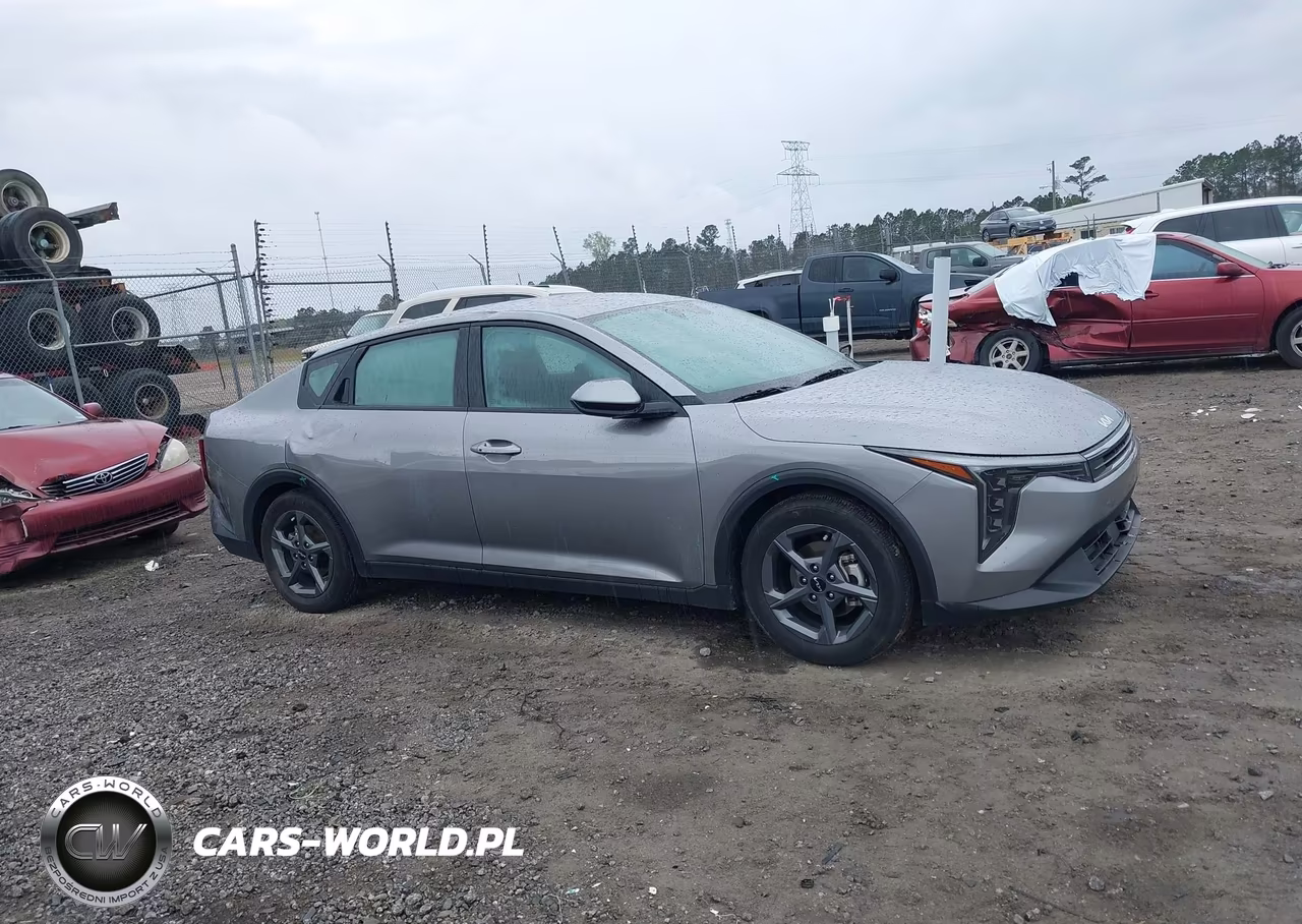 2025 Kia K4 Lxs VIN:3KPFT4DEXSE029529 - 13