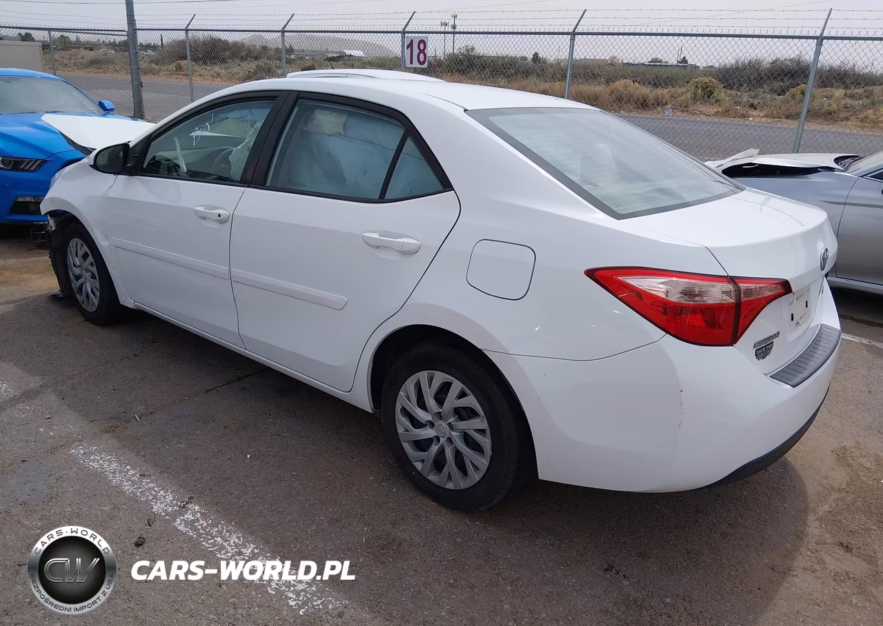 2017 Toyota Corolla Le VIN:5YFBURHE2HP664609 - 3