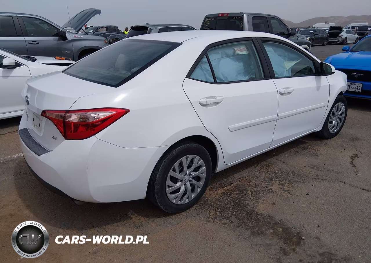 2017 Toyota Corolla Le VIN:5YFBURHE2HP664609 - 4