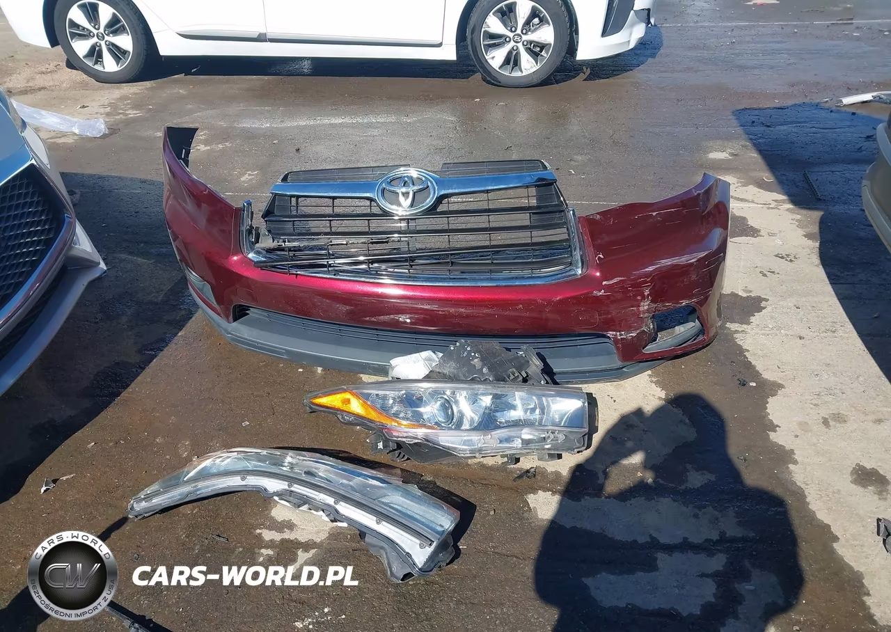 2015 Toyota Highlander Le Plus V6 VIN:5TDZKRFHXFS062076 - 12