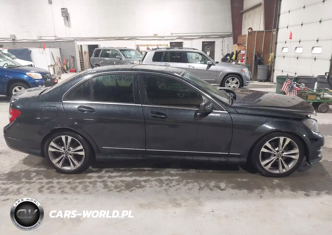 2014 Mercedes-Benz C 300 Sport 4Matic VIN:WDDGF8AB6EA927815 - 13